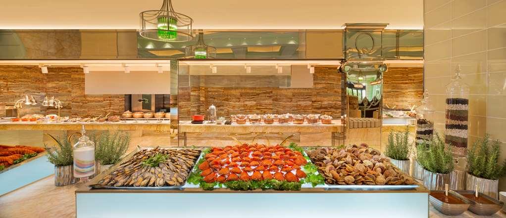 โรงแรมเดอะ หลิน ไถจง ร้านอาหาร รูปภาพ Seafood at the buffet