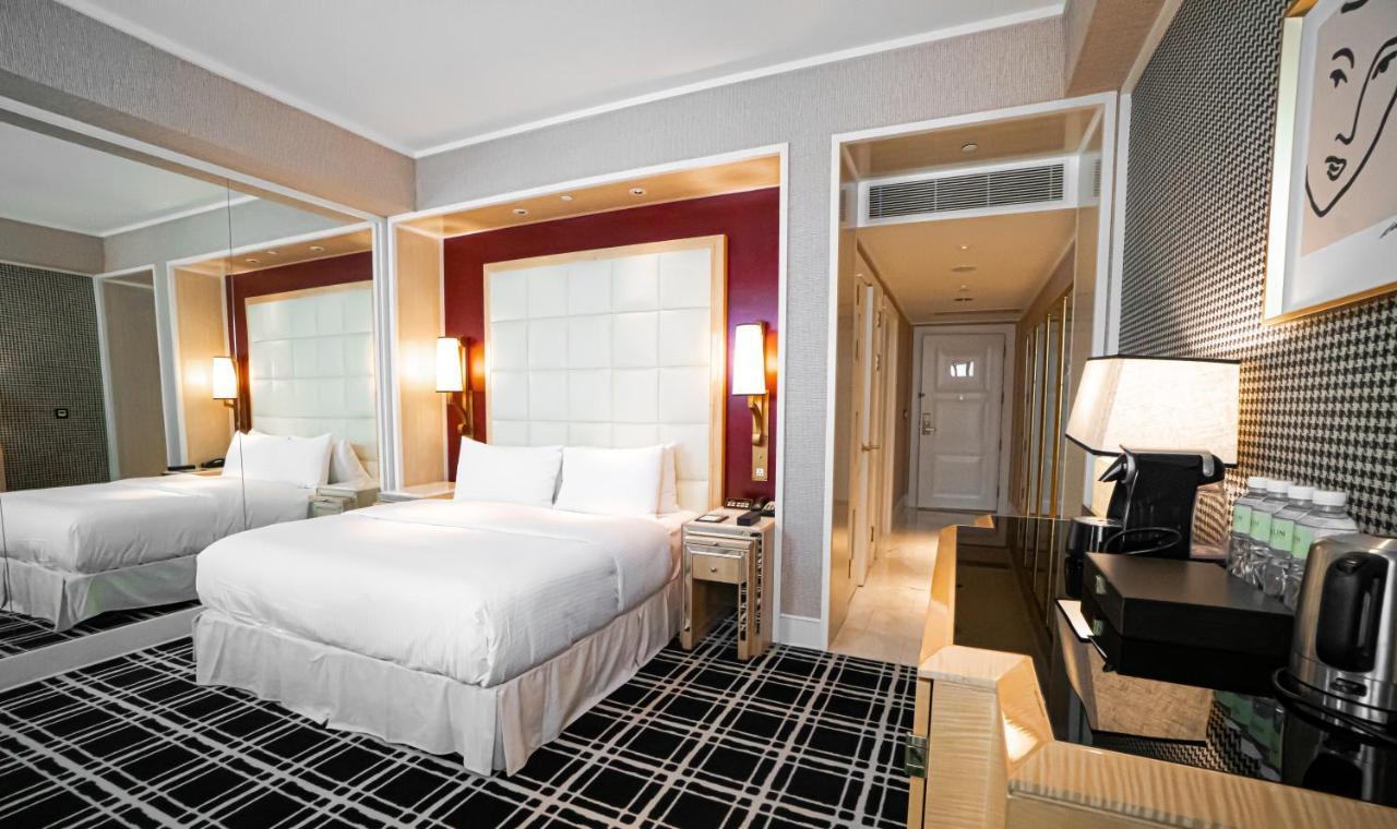 โรงแรมเดอะ หลิน ไถจง ภายนอก รูปภาพ A room at the hotel