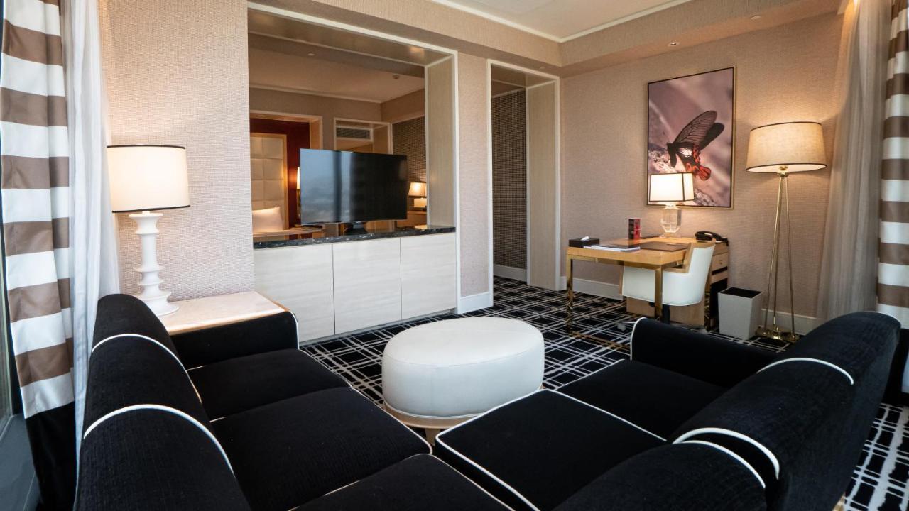 โรงแรมเดอะ หลิน ไถจง ภายนอก รูปภาพ A suite at the Mandarin Oriental, New York