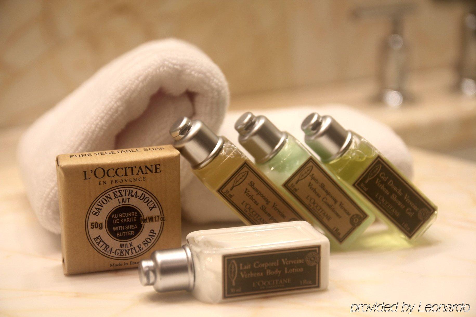 โรงแรมเดอะ หลิน ไถจง ภายนอก รูปภาพ L'OCCITANE products