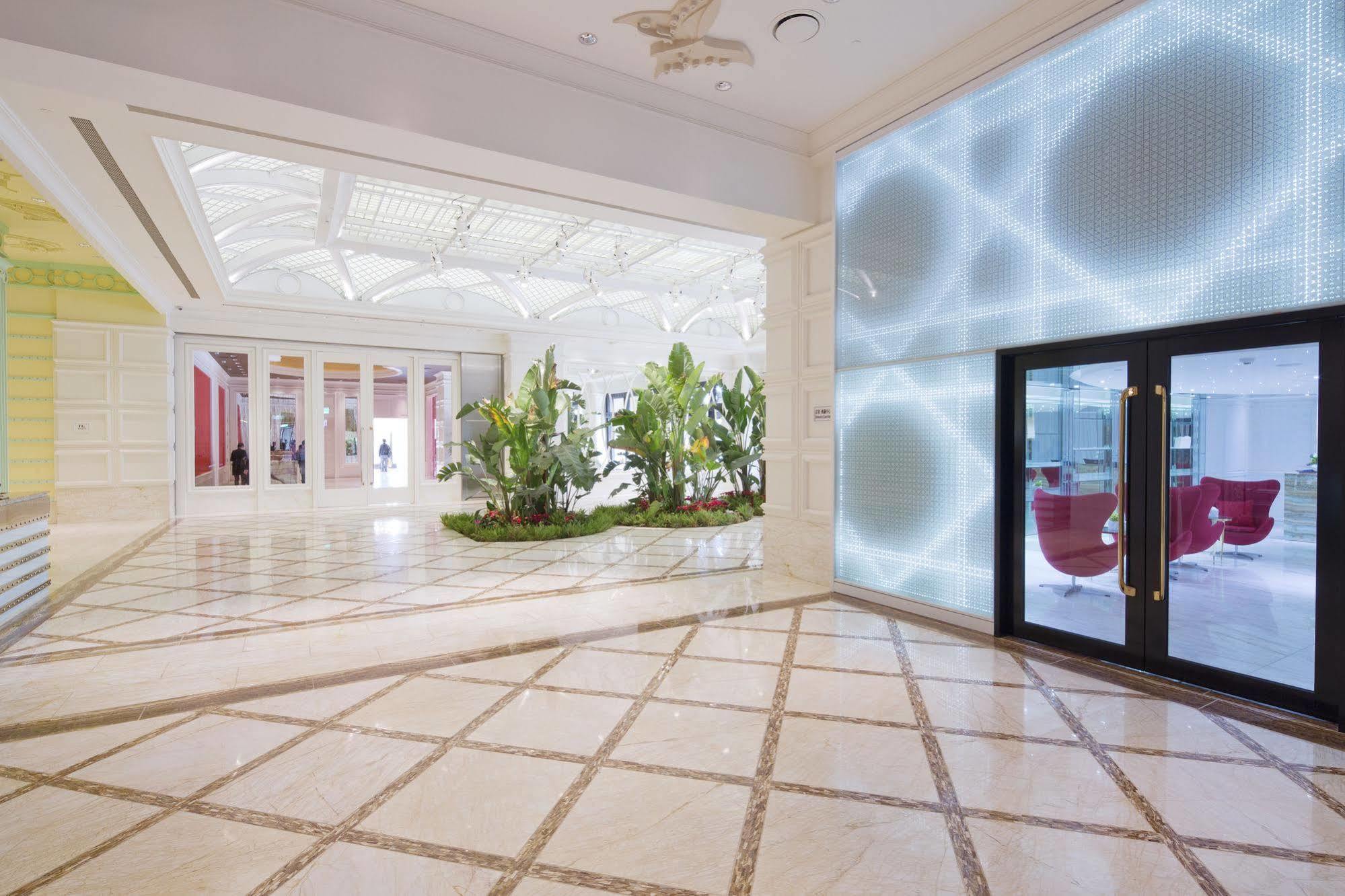 โรงแรมเดอะ หลิน ไถจง ภายนอก รูปภาพ Interior of the hotel