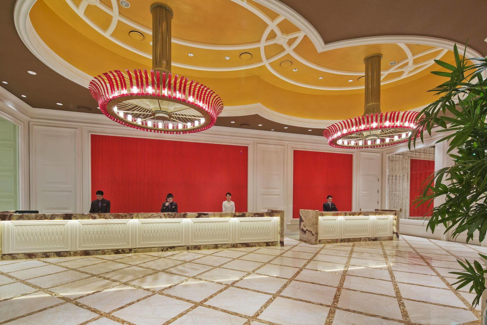 โรงแรมเดอะ หลิน ไถจง ภายนอก รูปภาพ The lobby of the Wynn Palace