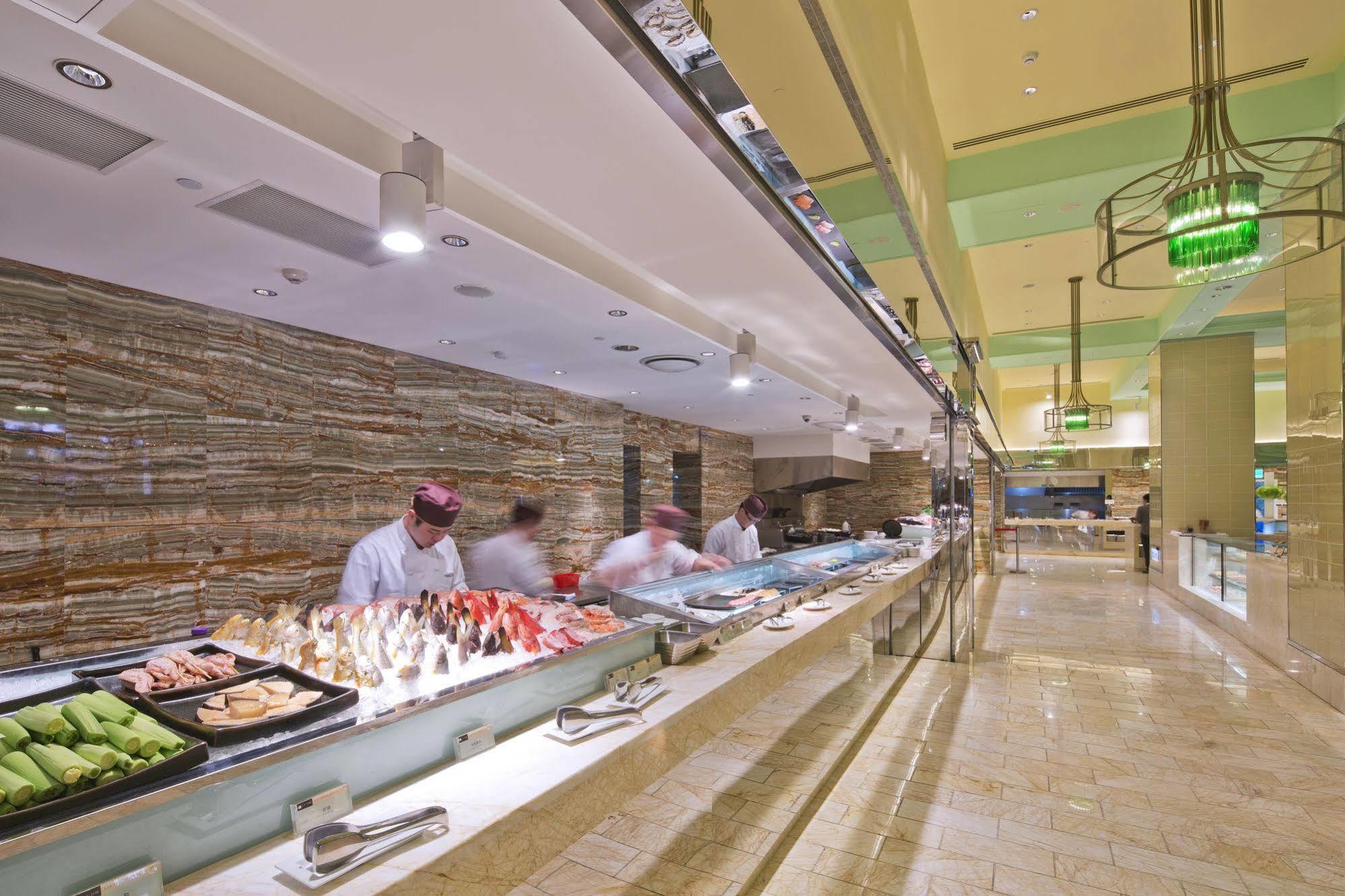 โรงแรมเดอะ หลิน ไถจง ภายนอก รูปภาพ The buffet at the Grand Hyatt Hotel, Amman, Jordan