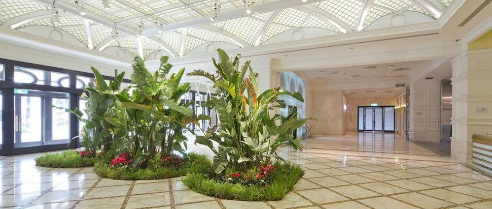 โรงแรมเดอะ หลิน ไถจง ภายนอก รูปภาพ Interior of the hotel