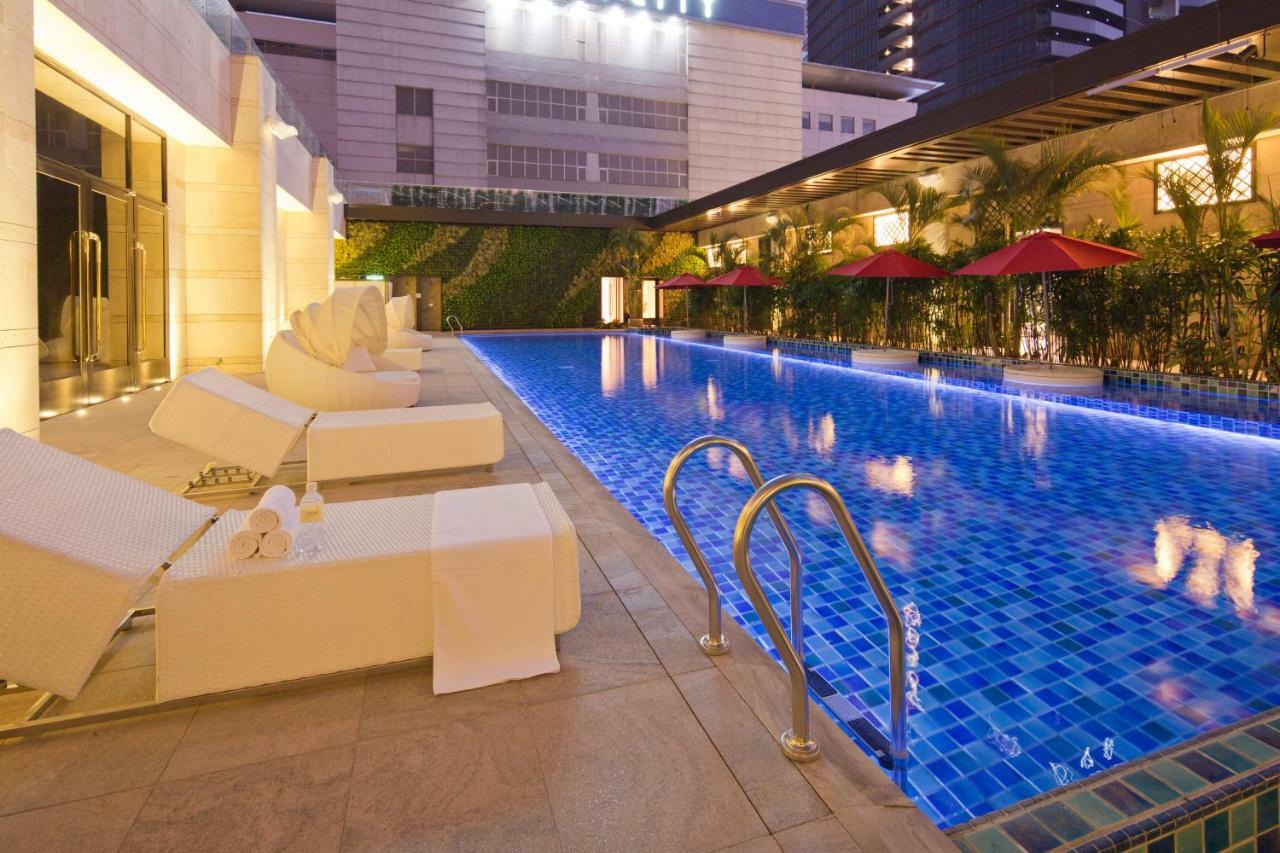 โรงแรมเดอะ หลิน ไถจง ภายนอก รูปภาพ The swimming pool at the hotel